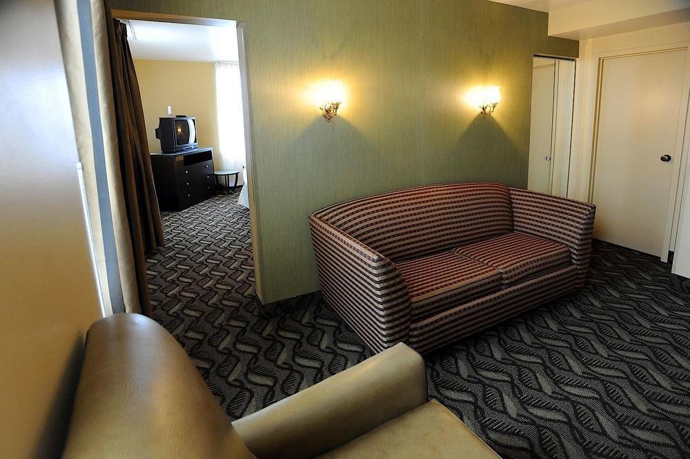 Hotel Retlaw, Trademark Collection By Wyndham Fond du Lac Extérieur photo